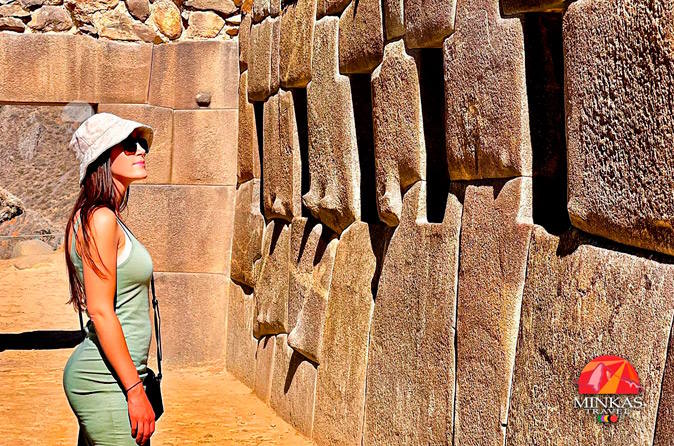 Visit the Sacred Valley and Machu Picchu in and in an exclusive trip with 4 star hotel in Aguas Calientes